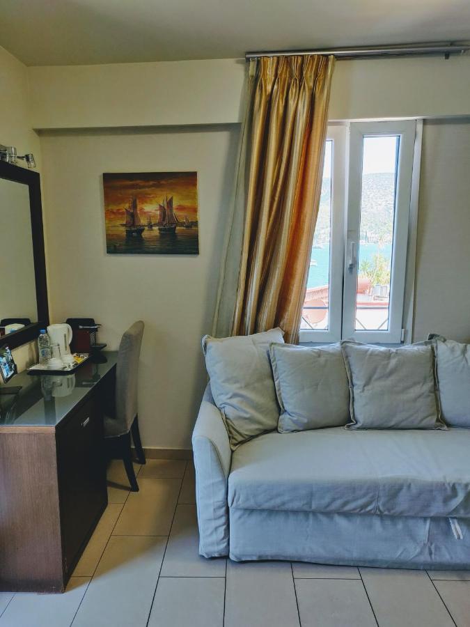 The Manessi City Boutique Hotel Poros Town Ngoại thất bức ảnh