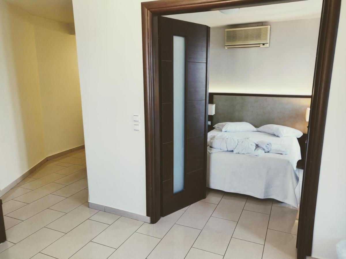 The Manessi City Boutique Hotel Poros Town Ngoại thất bức ảnh