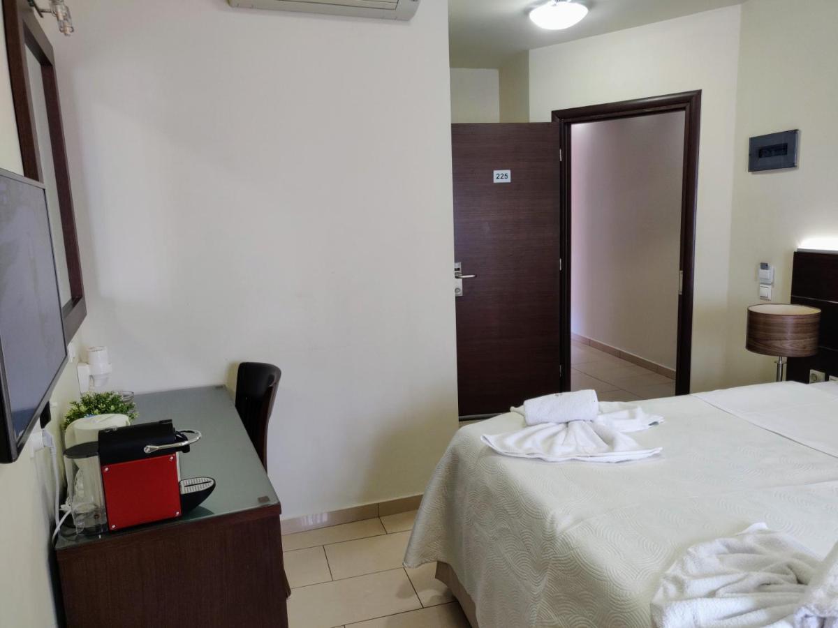 The Manessi City Boutique Hotel Poros Town Ngoại thất bức ảnh