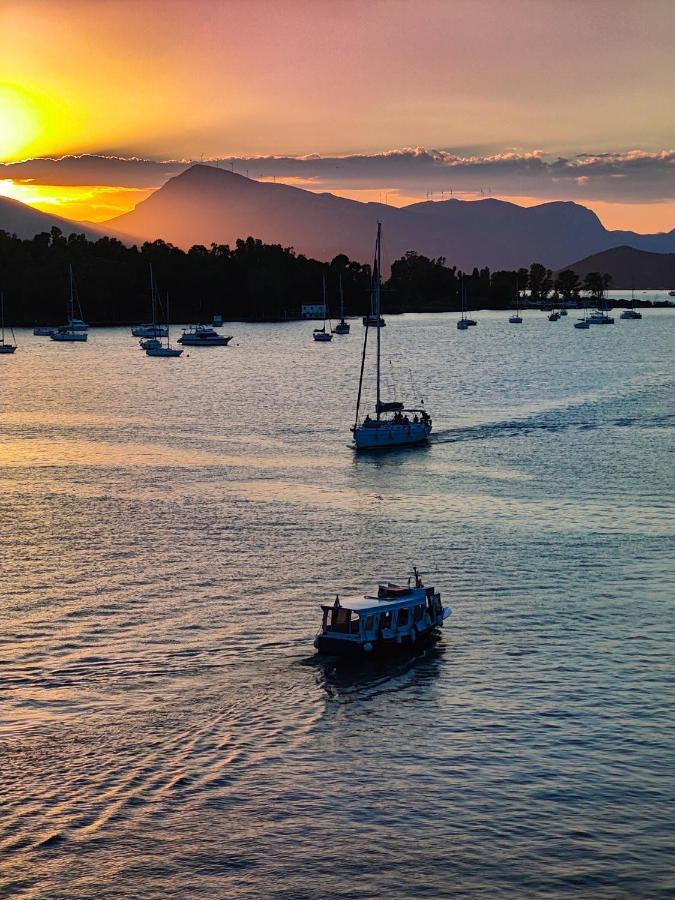The Manessi City Boutique Hotel Poros Town Ngoại thất bức ảnh