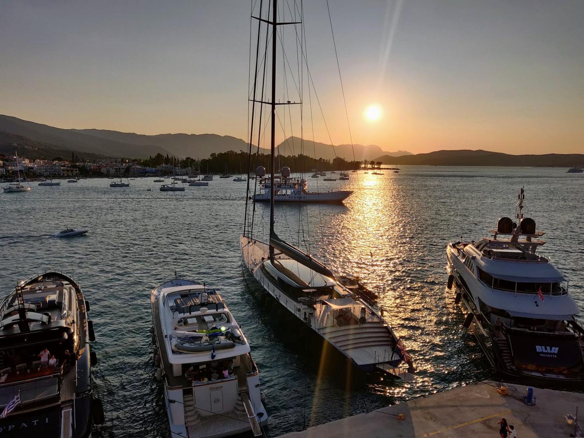 The Manessi City Boutique Hotel Poros Town Ngoại thất bức ảnh