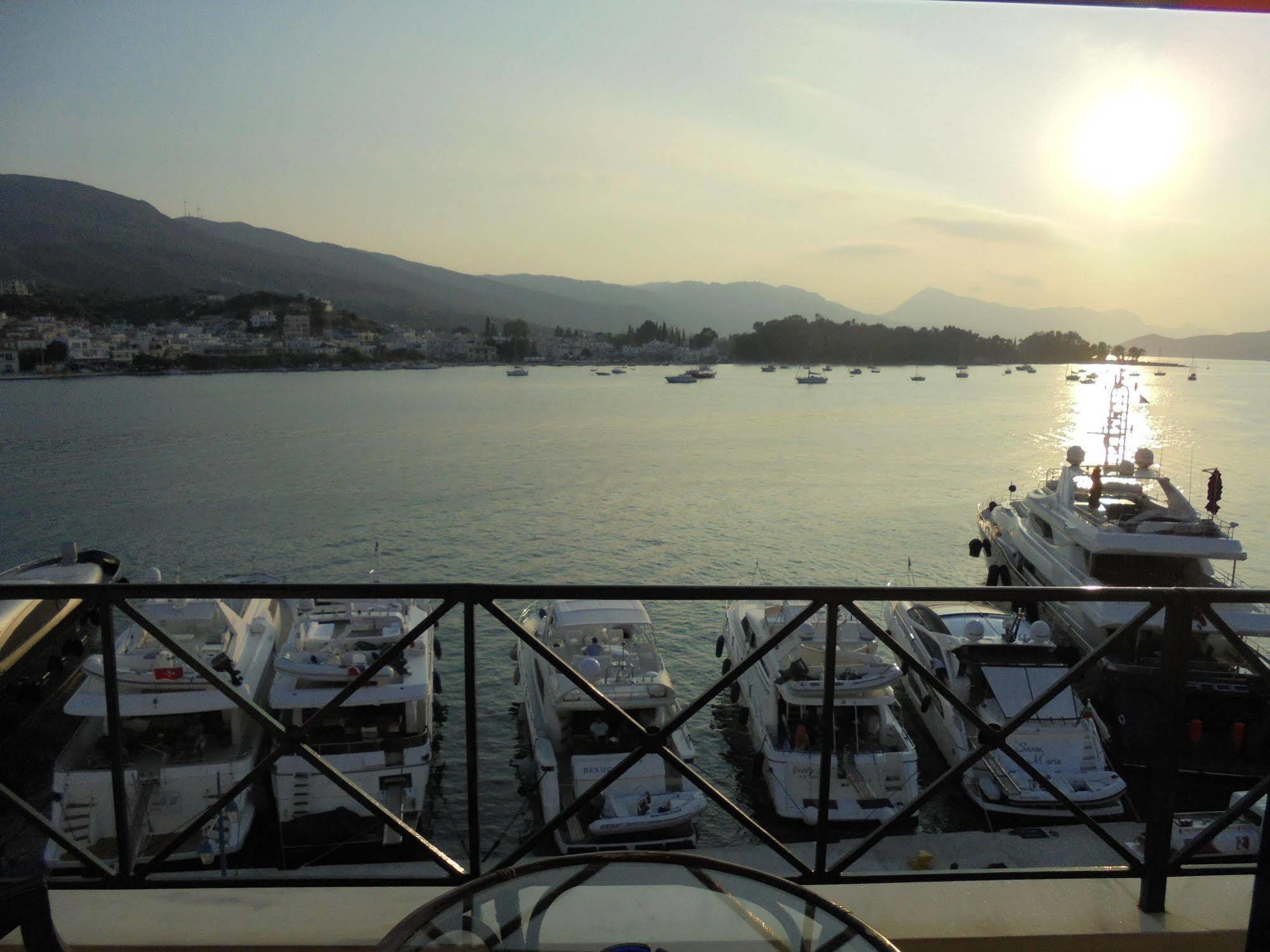 The Manessi City Boutique Hotel Poros Town Ngoại thất bức ảnh