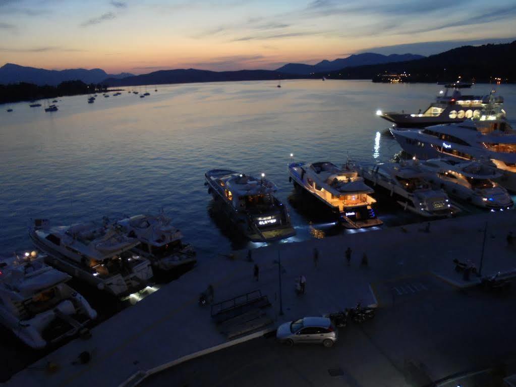 The Manessi City Boutique Hotel Poros Town Ngoại thất bức ảnh